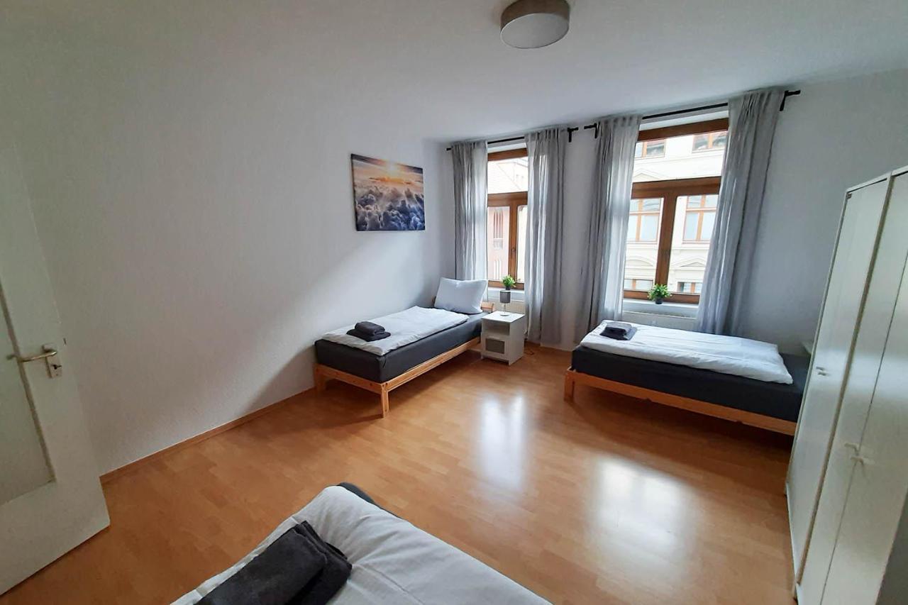 Cozy 2 Room Apartment In Magdeburg Exterior foto