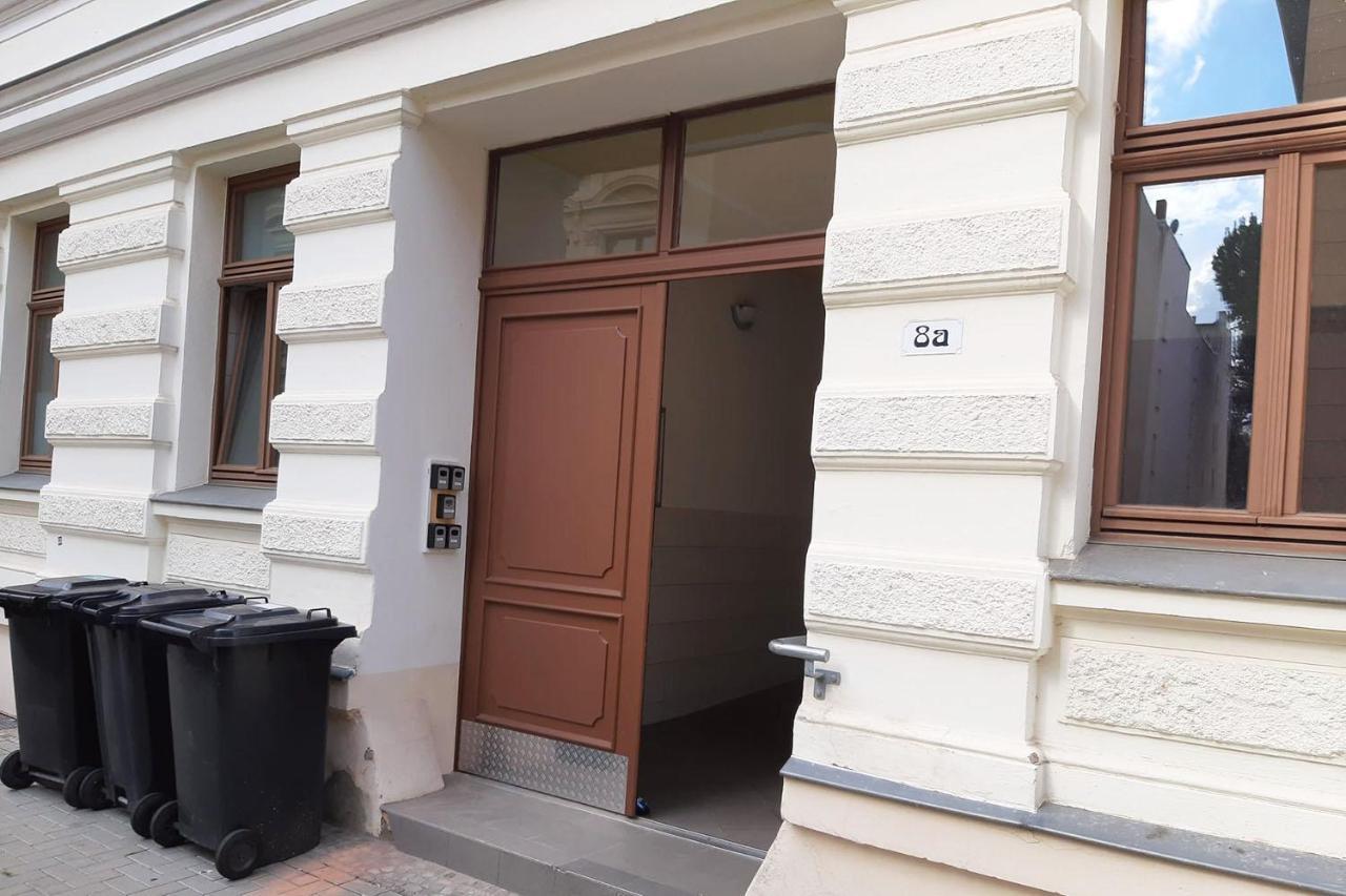 Cozy 2 Room Apartment In Magdeburg Exterior foto